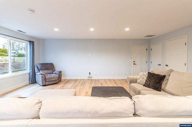 3552 Basswood Ct NW, Salem, OR 97304