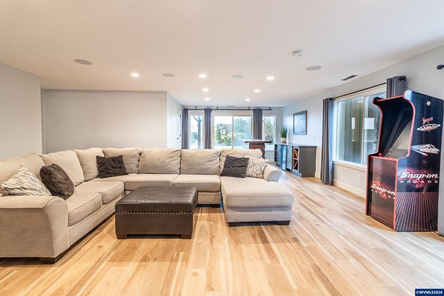 3552 Basswood Ct NW, Salem, OR 97304