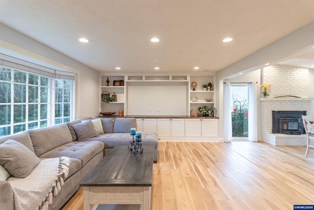 3552 Basswood Ct NW, Salem, OR 97304