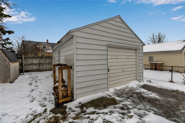 29 Frederick Street, Cheektowaga, NY 14227