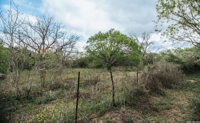 1065 fm 477, Seguin, TX 78155