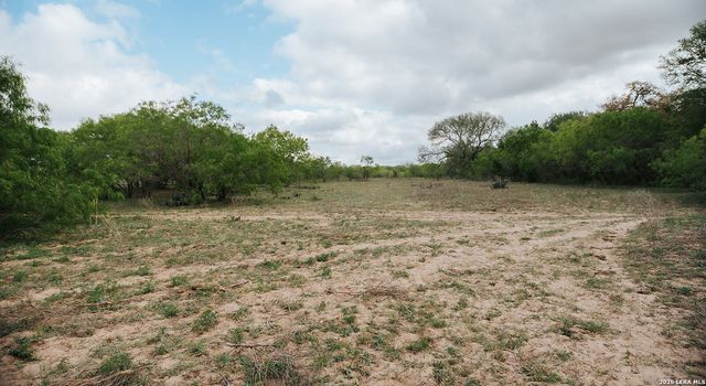 1065 fm 477, Seguin, TX 78155