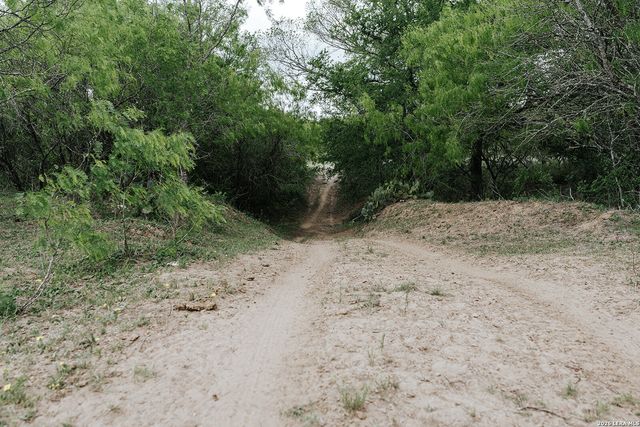1065 fm 477, Seguin, TX 78155