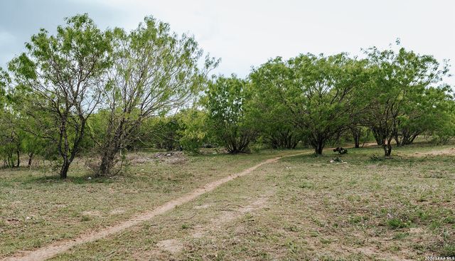 1065 fm 477, Seguin, TX 78155