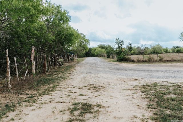 1065 fm 477, Seguin, TX 78155