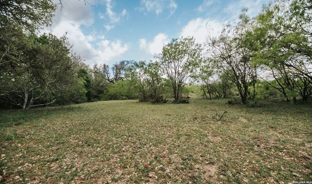 1065 fm 477, Seguin, TX 78155