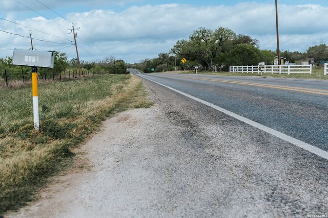 1065 fm 477, Seguin, TX 78155