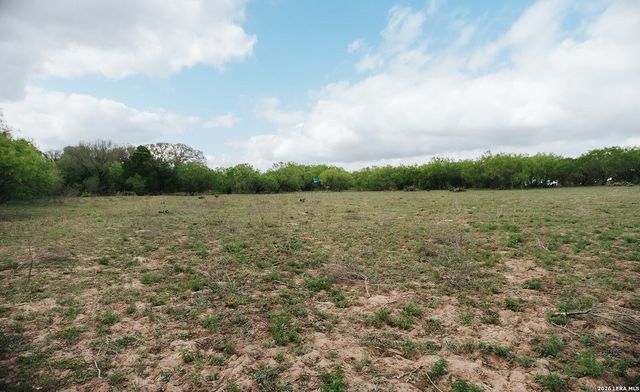 1065 fm 477, Seguin, TX 78155