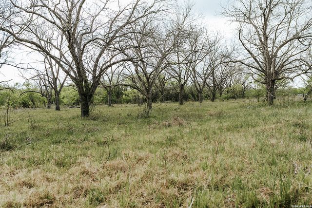 1065 fm 477, Seguin, TX 78155