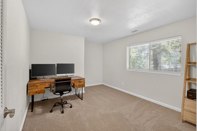5621 Daisy Cir, Pollock Pines, CA 95726