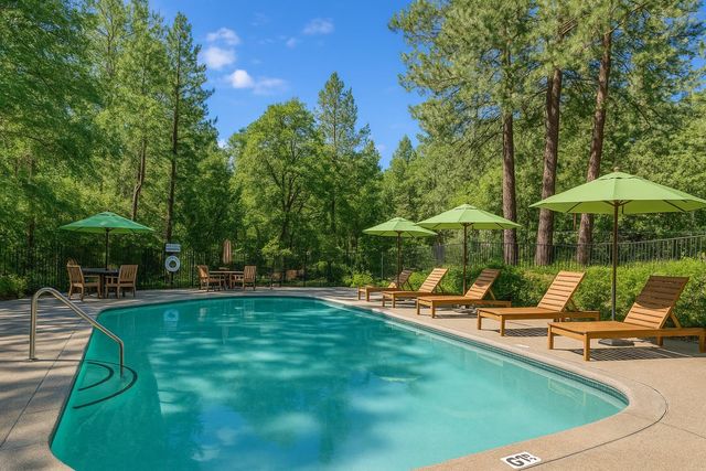 5621 Daisy Cir, Pollock Pines, CA 95726
