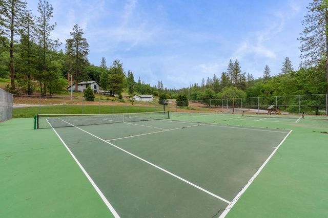 5621 Daisy Cir, Pollock Pines, CA 95726
