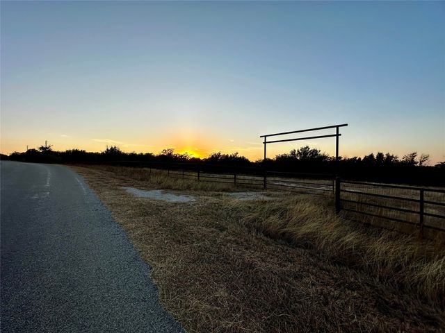 107 Rock Salt Court, Springtown, TX 76082