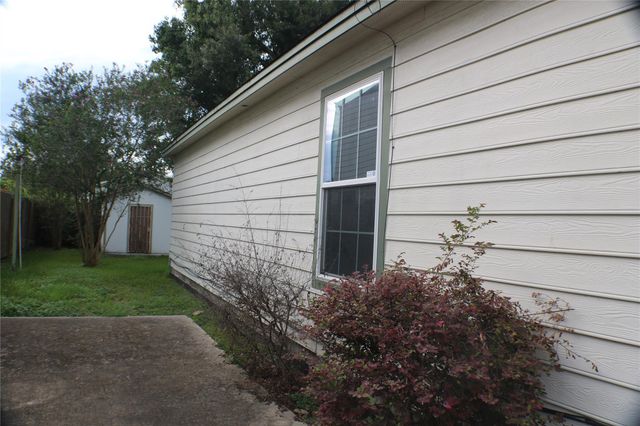 9401 Hillis Street, Houston, TX 77028