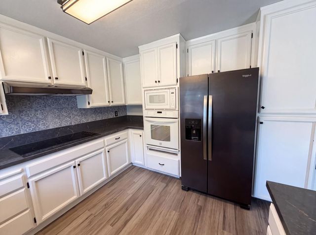 23944 Oakmont Way, Auburn, CA 95602