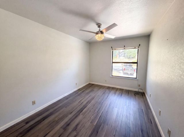 23944 Oakmont Way, Auburn, CA 95602
