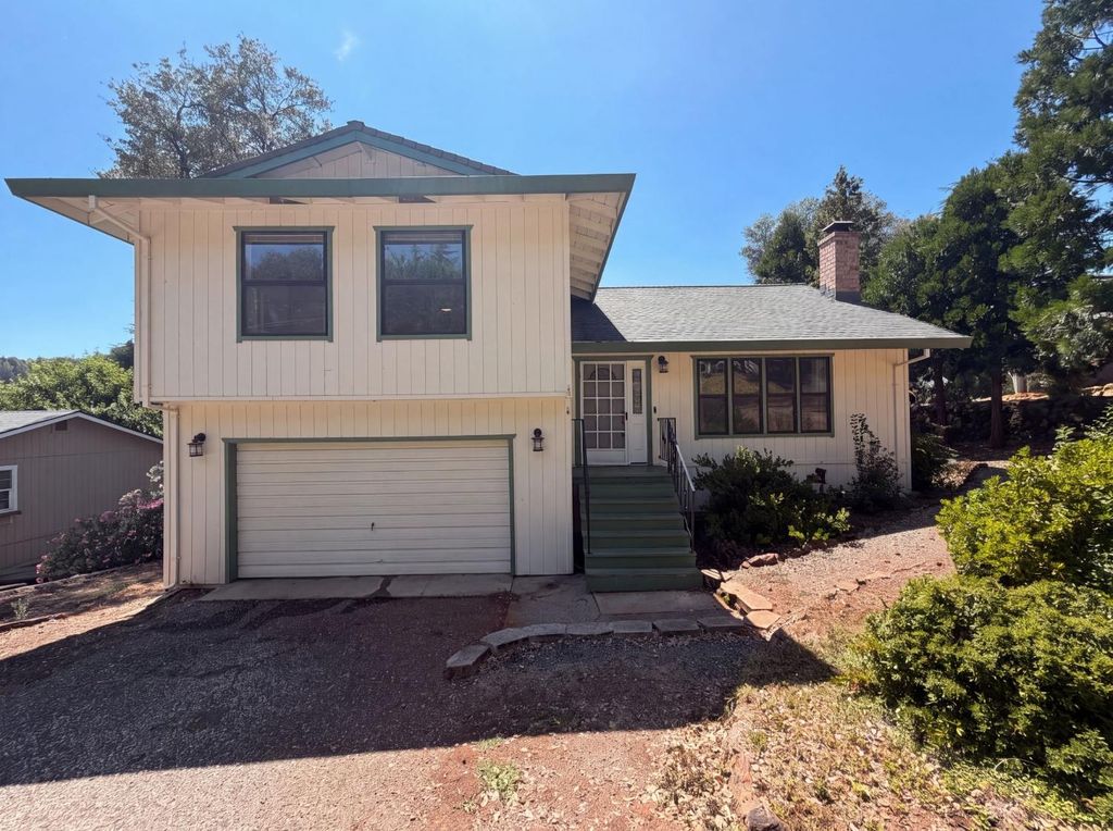 23944 Oakmont Way, Auburn, CA 95602