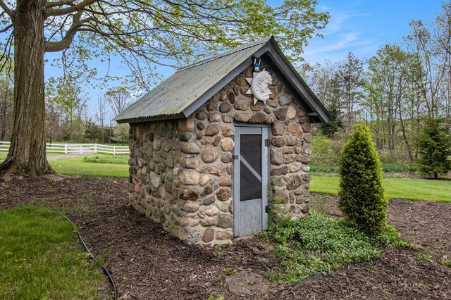 7940 N North Territorial Road, Dexter, MI 48130