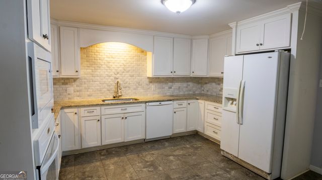 113 Pine Circle, Lagrange, GA 30241