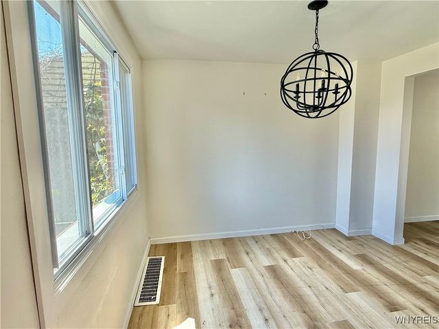 7 Bennett Village, Buffalo, NY 14214