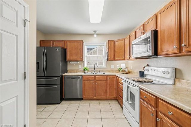 5609 Roundup Circle, Greensboro, NC 27405
