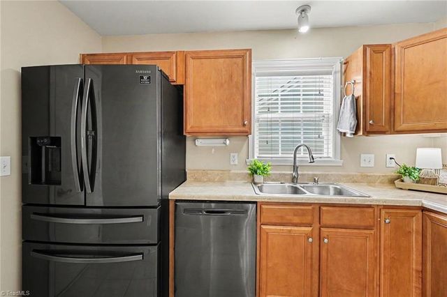 5609 Roundup Circle, Greensboro, NC 27405