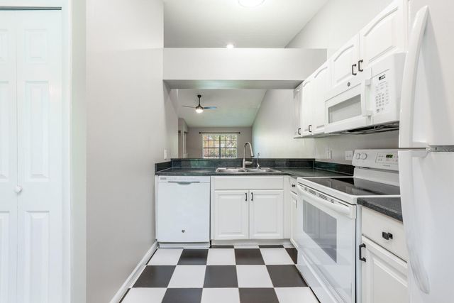 120 RESERVE CIRCLE 208, Oviedo, FL 32765