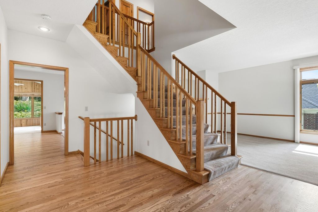 14817 Summit Oaks Drive, Burnsville, MN 55337 — photo 4