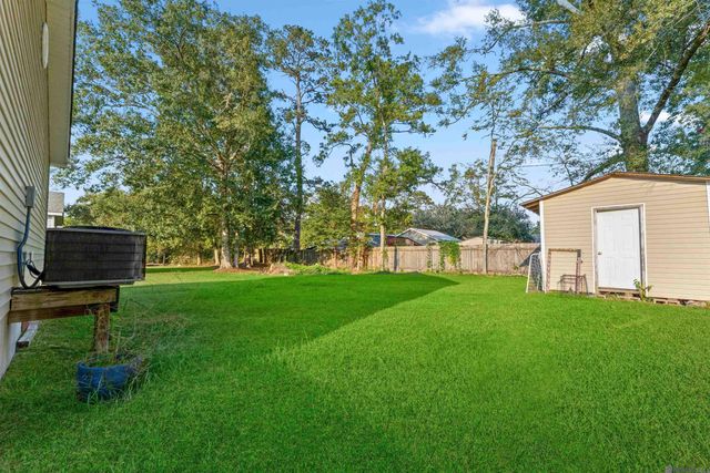 370 Cedar Ln, Ponchatoula, LA 70454