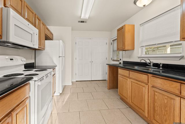 370 Cedar Ln, Ponchatoula, LA 70454