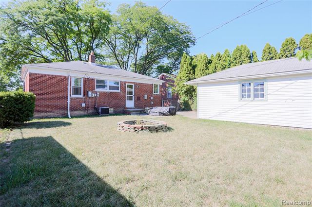 18441 Frazho Road, Roseville, MI 48066