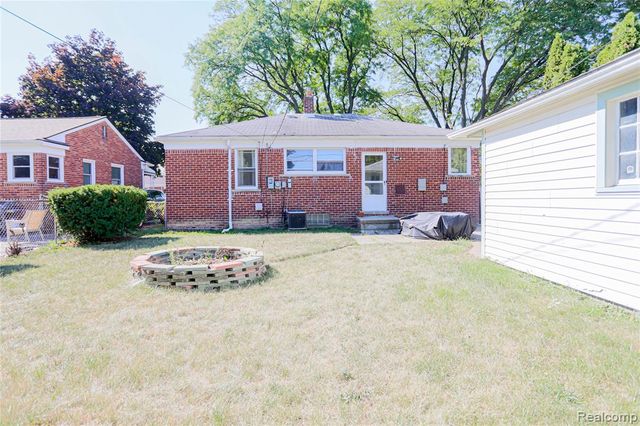 18441 Frazho Road, Roseville, MI 48066