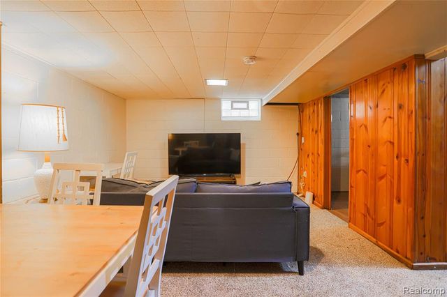 18441 Frazho Road, Roseville, MI 48066