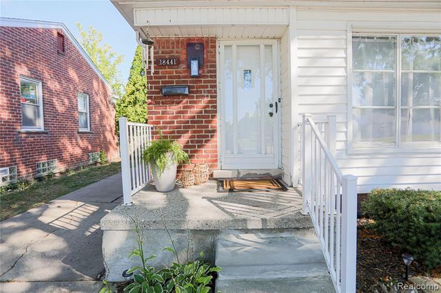 18441 Frazho Road, Roseville, MI 48066