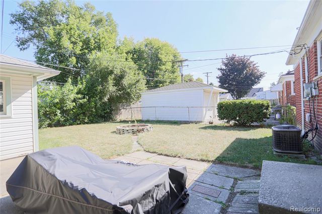 18441 Frazho Road, Roseville, MI 48066