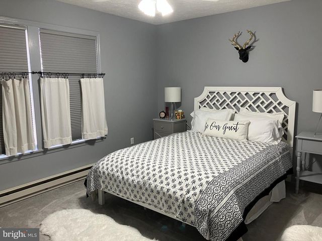 408 GENTIAN LN, Pocono Pines, PA 18350