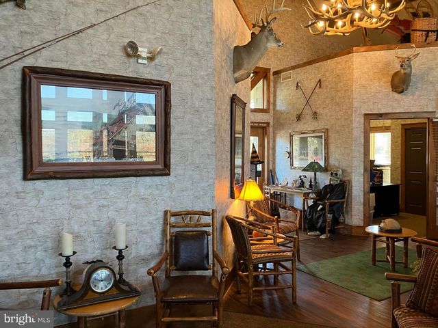 408 GENTIAN LN, Pocono Pines, PA 18350