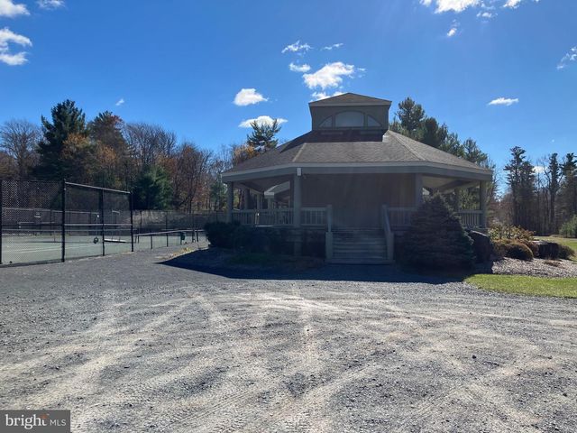 408 GENTIAN LN, Pocono Pines, PA 18350