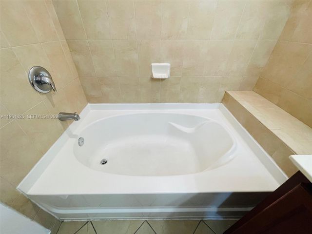 11601 NW 89th St 106, Doral, FL 33178