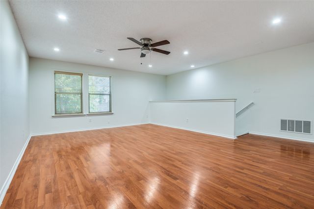 1122 Mazourka Drive, Arlington, TX 76001