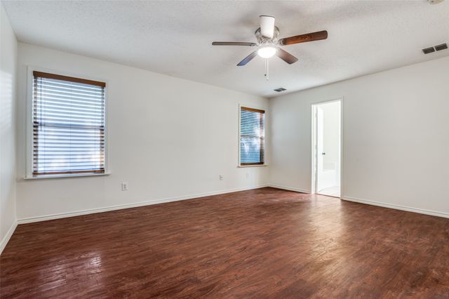 1122 Mazourka Drive, Arlington, TX 76001