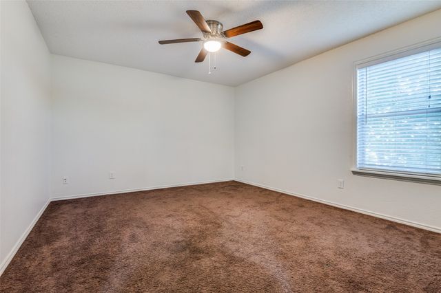 1122 Mazourka Drive, Arlington, TX 76001