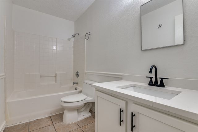 1122 Mazourka Drive, Arlington, TX 76001