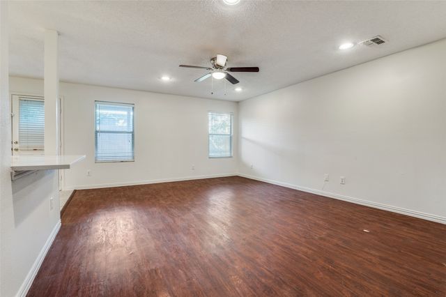 1122 Mazourka Drive, Arlington, TX 76001
