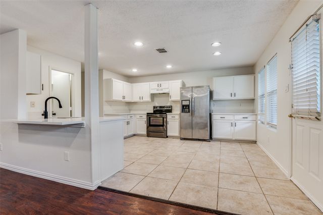 1122 Mazourka Drive, Arlington, TX 76001