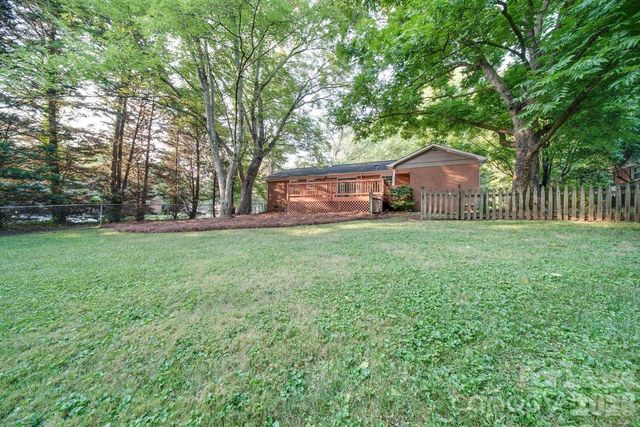 6700 Castlegate Drive, Charlotte, NC 28226