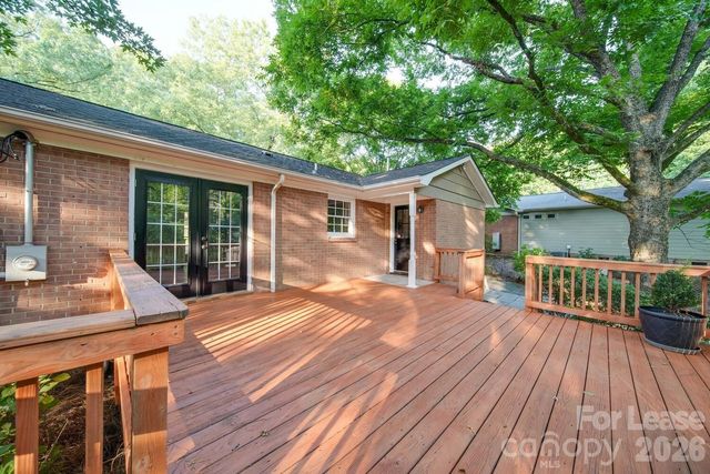 6700 Castlegate Drive, Charlotte, NC 28226