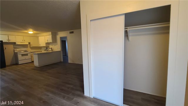 2937 Stewart Avenue 2, Las Vegas, NV 89101