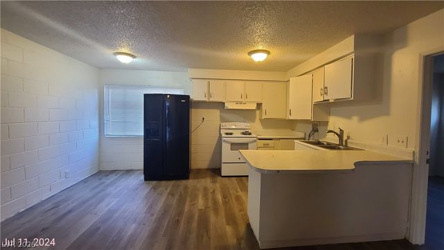 2937 Stewart Avenue 2, Las Vegas, NV 89101