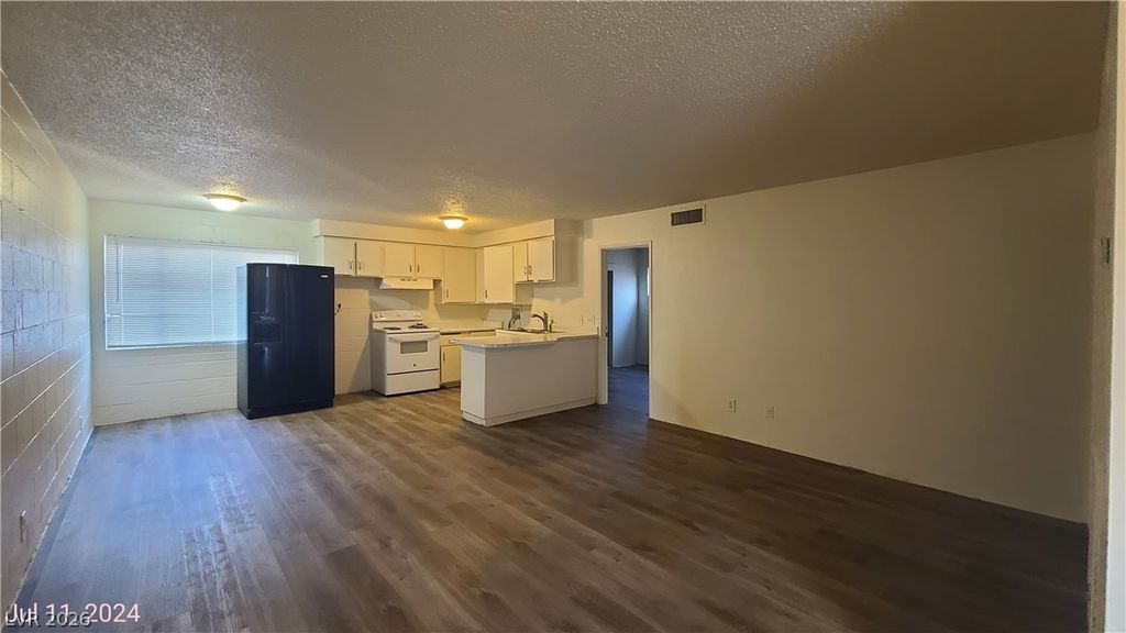 2937 Stewart Avenue 2, Las Vegas, NV 89101